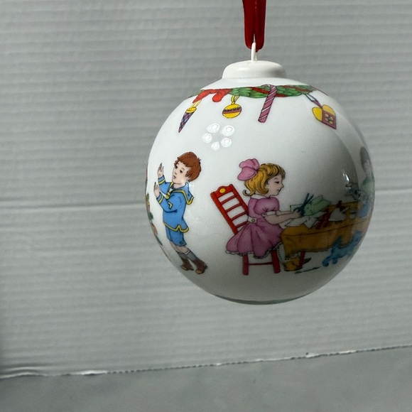 Hutschenreuther Christmas Ball Ornament Children Design Gift Vtg 1999 Limited - Picture 2 of 16